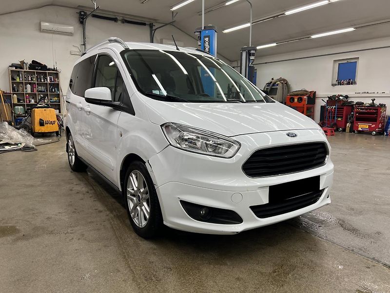 Ford Tourneo Courier 1.0 ECOBOOST 74kW - fotka 1 z 16