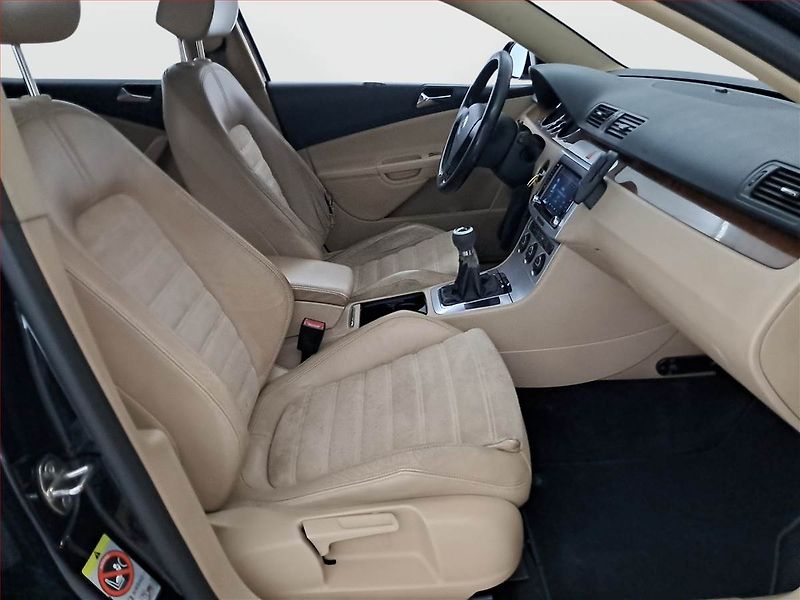 Volkswagen Passat (2006) 2.0 TDI, v provozu - fotka 9 z 17
