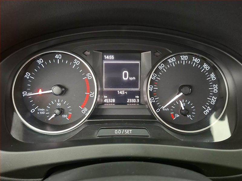 Škoda Rapid (2015) Spaceback 1.2 TSI - fotka 11 z 17