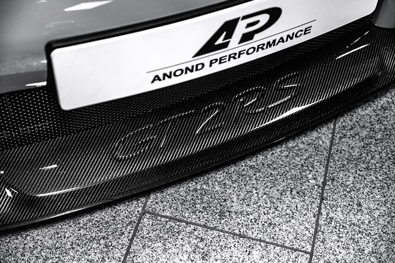Porsche 911 GT2 RS/WEISSACH/CARBON/MAGNESI - fotka 24 z 48