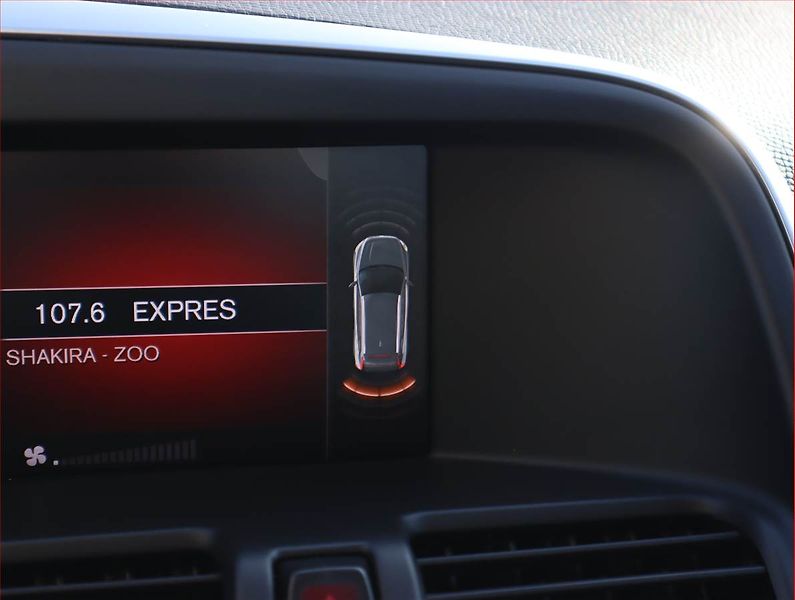 Volvo XC60 (2017) D3, Automat, Serv.kniha, Kůže - fotka 18 z 21