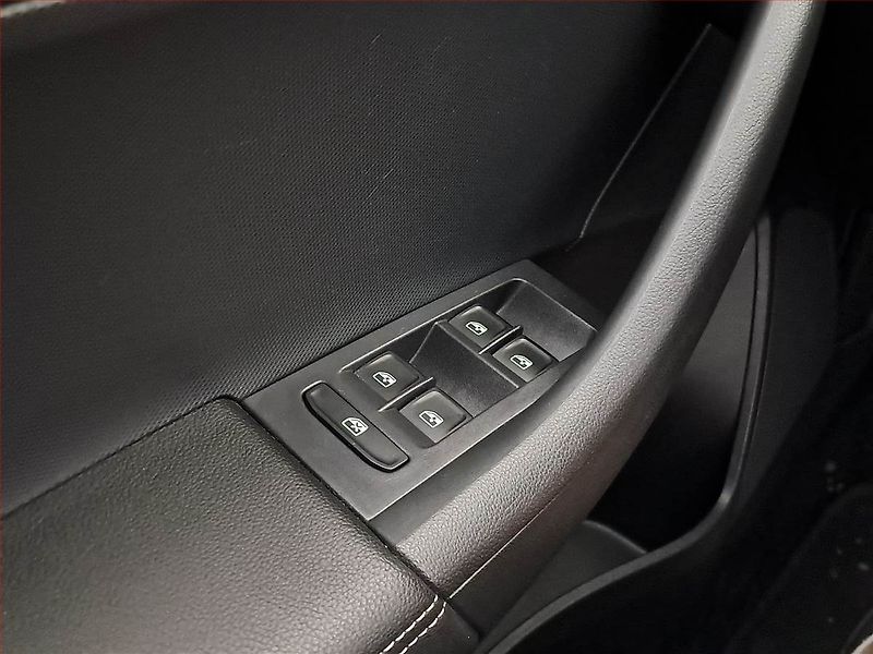 Škoda Rapid (2018) Style Plus 1.0 TSI, Automat - fotka 19 z 19