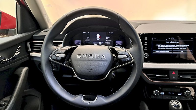 Škoda Kamiq (2025) Top Selection 1,0 TSI 85 kW - fotka 19 z 23