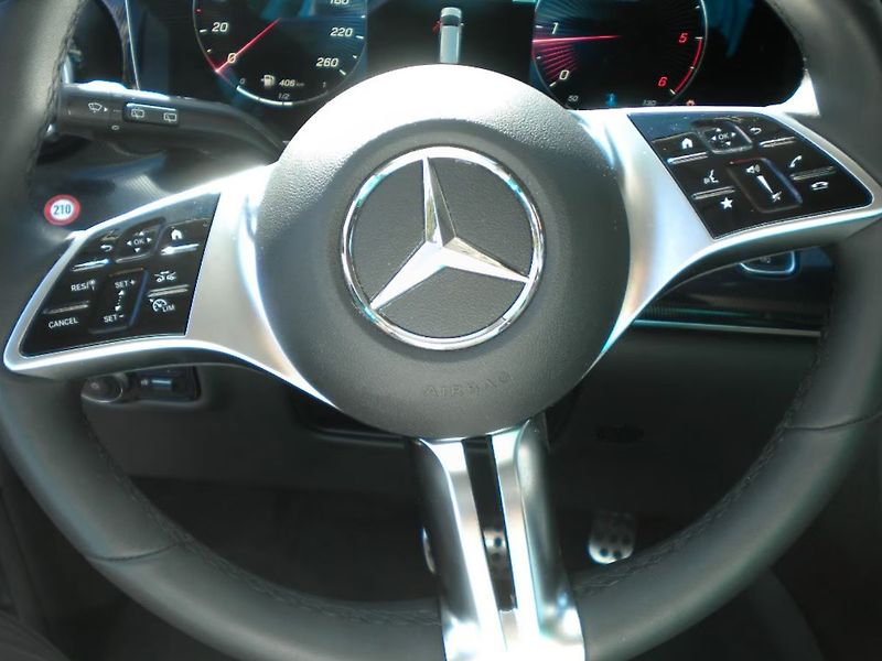 Mercedes-Benz Třídy V V300 D Style Long 4x4 MBUX/ Na - fotka 10 z 13