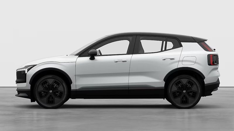 Volvo EX30 (2026) ULTRA, P8 AWD electric, 315 kW - fotka 2 z 13