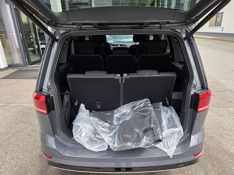 Volkswagen Touran (2026) 1.5 TSI R-line DSG 7míst - fotka 36 z 46