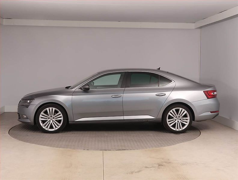 Škoda Superb (2016) Style Plus 2.0 TDI, Kůže, Navi - fotka 3 z 22