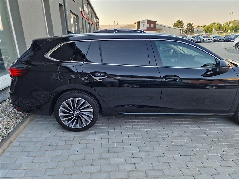 Škoda Superb 1.5 TSI DSG 110kW L&K Combi - fotka 44 z 50