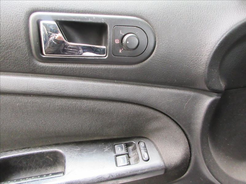 Volkswagen Passat 1,9 TDi, Klima, Vyhř. sed. - fotka 21 z 25
