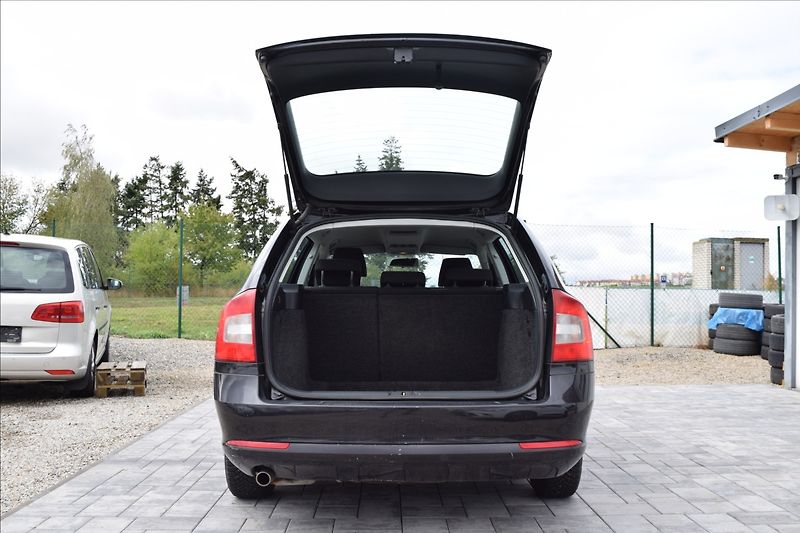 Škoda Octavia 1,2 i 77KW KLIMA VÝHŘ.ČEL.SKLO - fotka 12 z 37