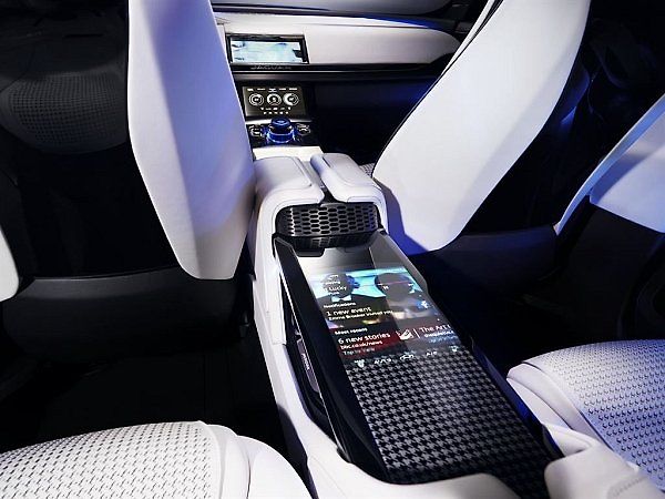 Koncept Jaguar C-X17.