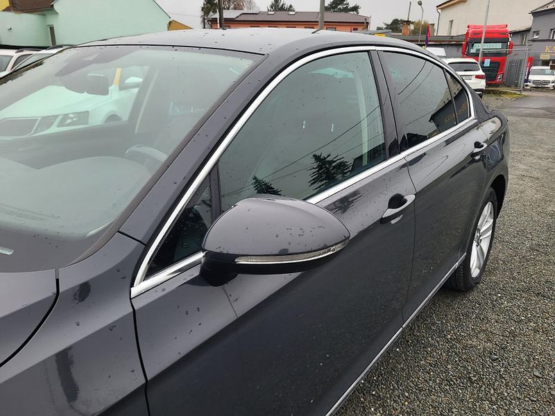 Volkswagen Passat SEDAN 2.0 TDi ELEGANCE *ČR - fotka 33 z 46