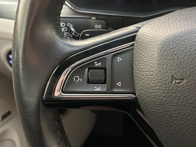 Škoda Superb 2.0 TDI Style - fotka 19 z 30