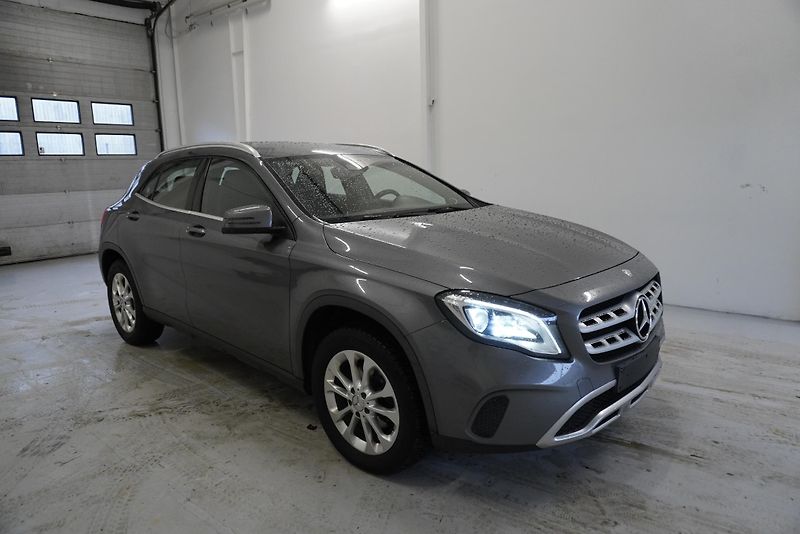 Mercedes-Benz GLA GLA220D 4MATIC AMG-LINE AUT. - fotka 3 z 28
