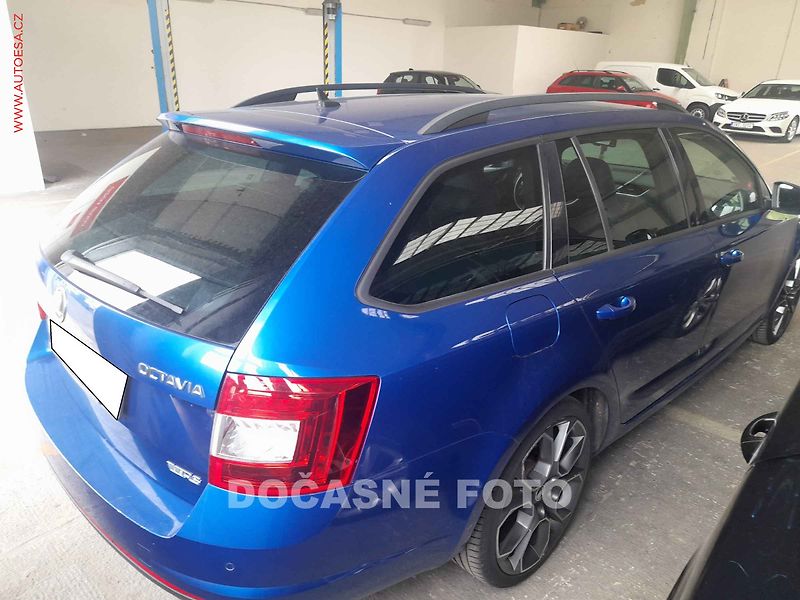 Škoda Octavia (2013) 2.0TDI - fotka 2 z 3