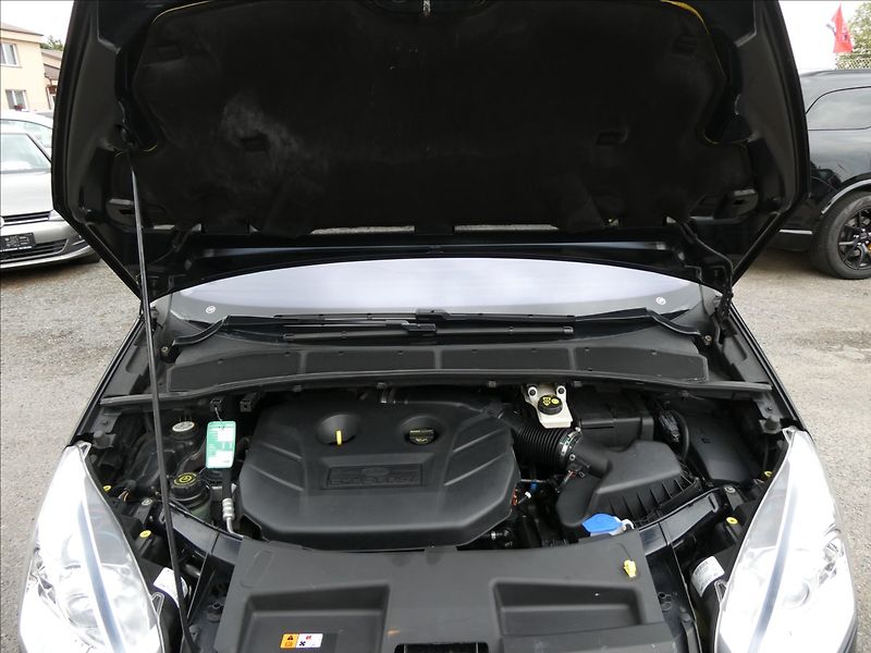 Ford S-MAX 2,0 EcoBoost Titanium,AT,závěs - fotka 39 z 60