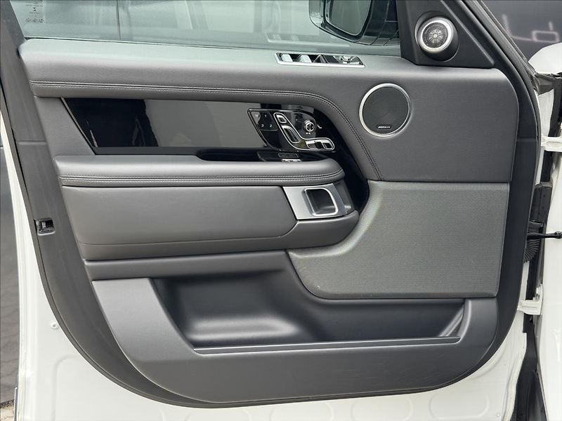 Land Rover Range Rover 4,4 SDV8 VOGUE AWD ČR DPH - fotka 30 z 38