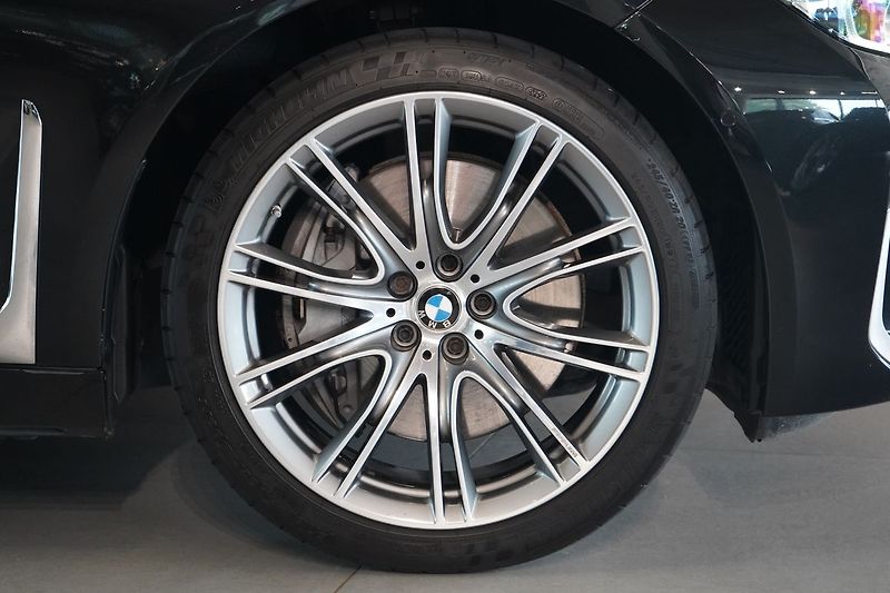 BMW Řada 7 740d xDrive, Nezávislé,HUD,PPF - fotka 7 z 47