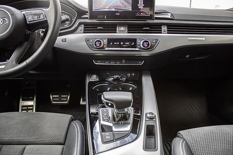 Audi A4 - fotka 33 z 35