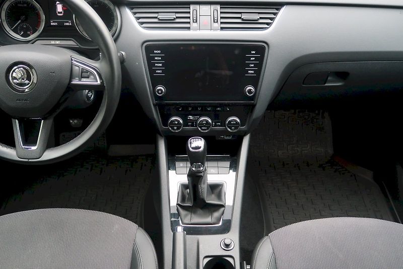 Škoda Octavia (2019) Combi Style Extra  1,5 TSi/110 - fotka 15 z 32