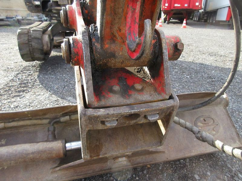 Hitachi Zaxis 25 - fotka 16 z 20