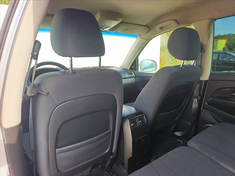 SsangYong Rexton 2,0 RX200 7MÍST TEMPOMAT - fotka 19 z 31