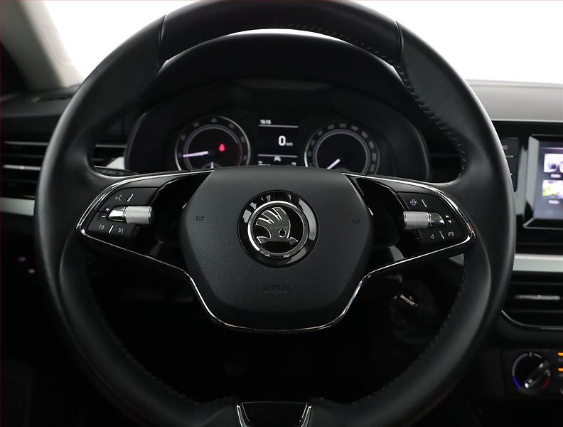 Škoda Kamiq (2022) Ambition 1.0 TSI, Serv.kniha - fotka 8 z 21