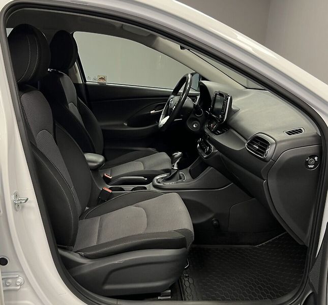 Hyundai i30 FAMILY COMFORT - fotka 8 z 15