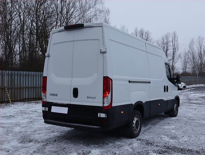 Iveco Daily (2020) 2.3 HPT, L3H2, 12m3, ČR, 1Maj - fotka 5 z 11