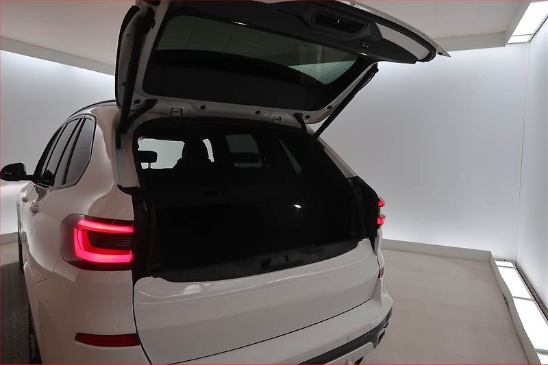 BMW X5 (2022) xDrive30d - fotka 17 z 21
