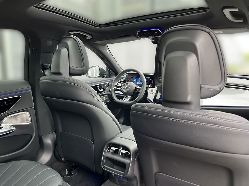 Mercedes-Benz Třídy E Třída E 220 d 4MATIC AMG Line - fotka 18 z 18