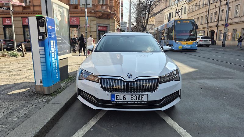Škoda Superb (2020) - fotka 17 z 21