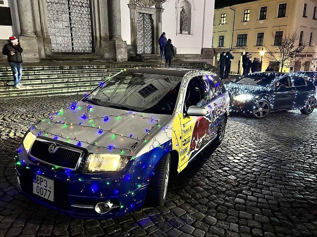 Vánoční spanilá jízda v Klatovech.