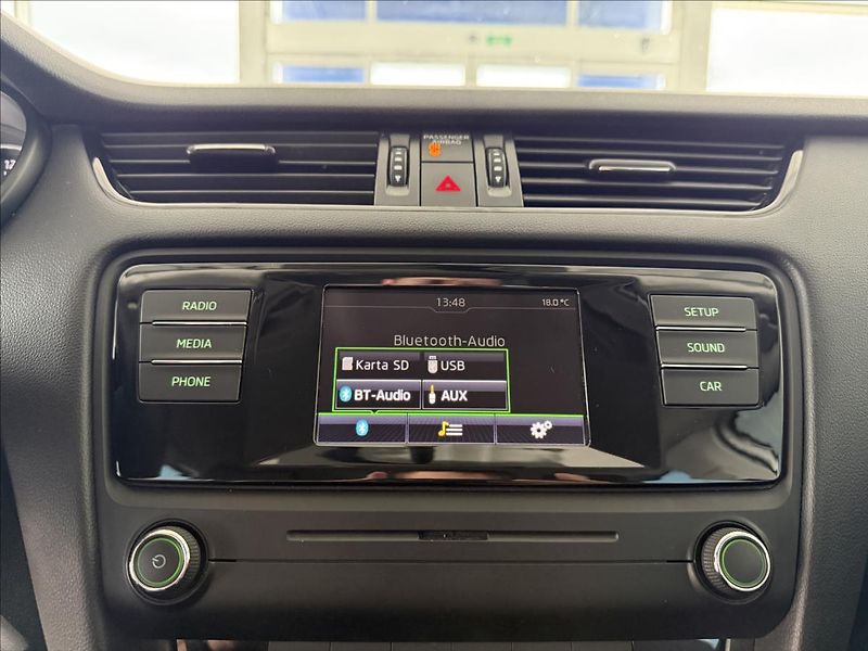 Škoda Octavia 1,6   TDI 66kW,SERVISKA,2.MAJ, - fotka 15 z 23