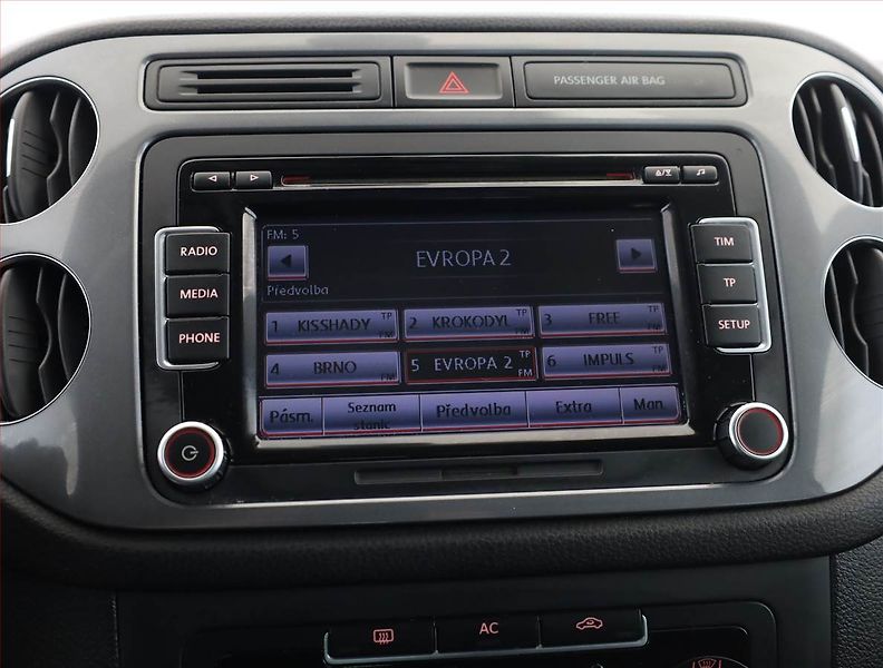 Volkswagen Tiguan (2012) 2.0 TDI, Tempomat - fotka 11 z 17
