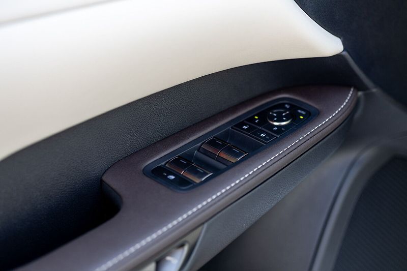 Lexus RX 450h plus 450h+ 2,5 PHEV F SPORT DESIGN - fotka 24 z 30