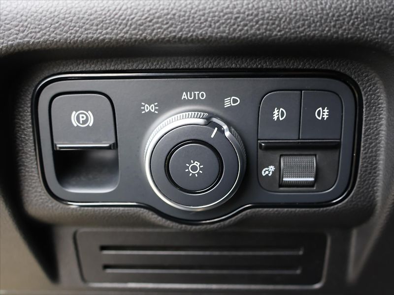 Mercedes-Benz Citan 1,5 112 CDI 85kW Obytná vest. - fotka 21 z 45