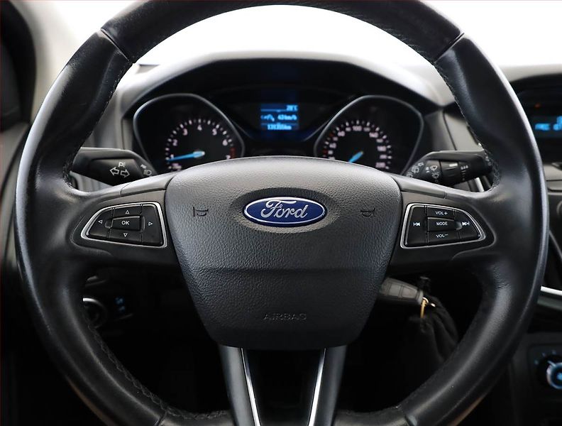 Ford Focus (2015) 1.6 i, Serv.kniha - fotka 8 z 14