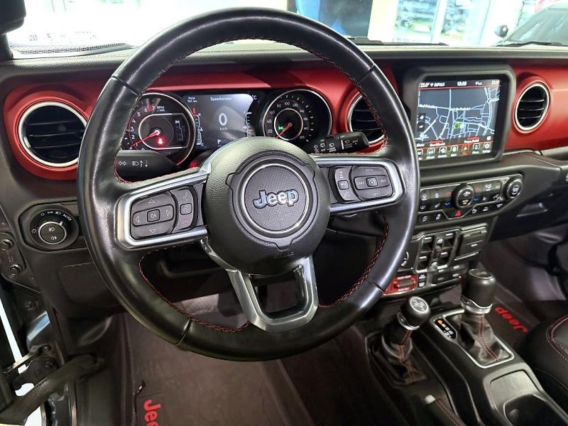 Jeep Wrangler (2022) Unlimited JL 2.0T 4x4 272k AT8 - fotka 21 z 24