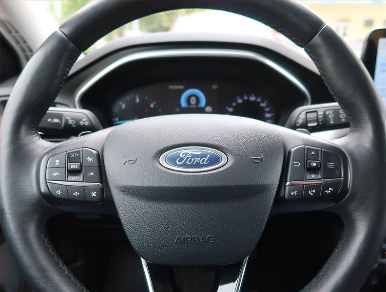 Ford Focus (2019) 2.0 EcoBlue, Automat, Navi - fotka 16 z 22
