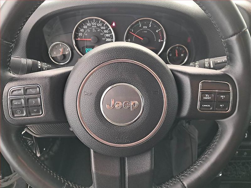 Jeep Wrangler (2016) Rubicon 2.8 CRD - fotka 18 z 19