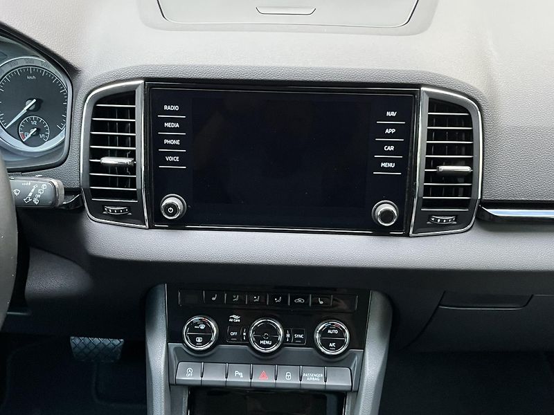 Škoda Karoq (2018) STYLE 2.0 TDI 4x4 DSG, NOVÉ ČR - fotka 23 z 35