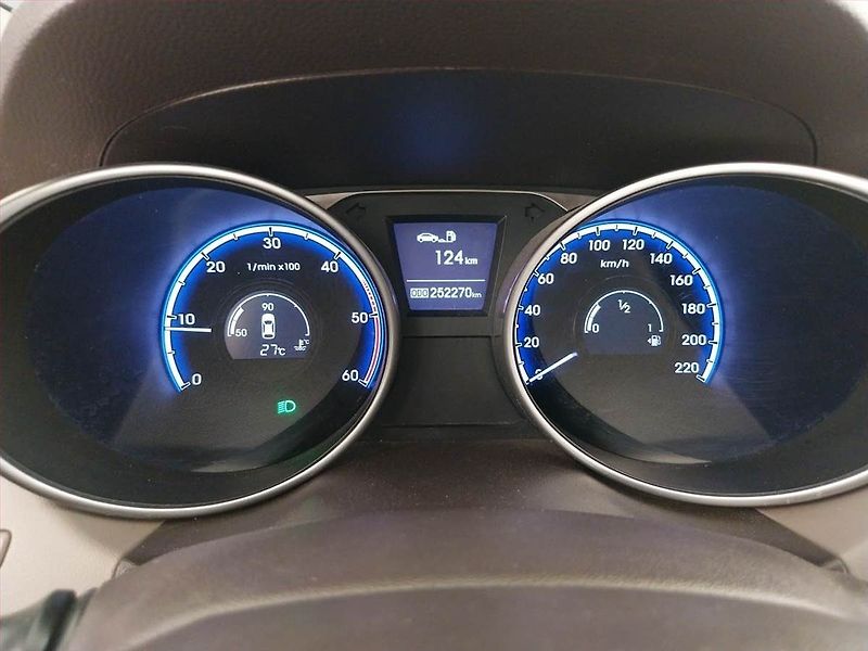 Hyundai ix35 (2011) 2.0 CRDi, 4X4, Tempomat - fotka 11 z 20
