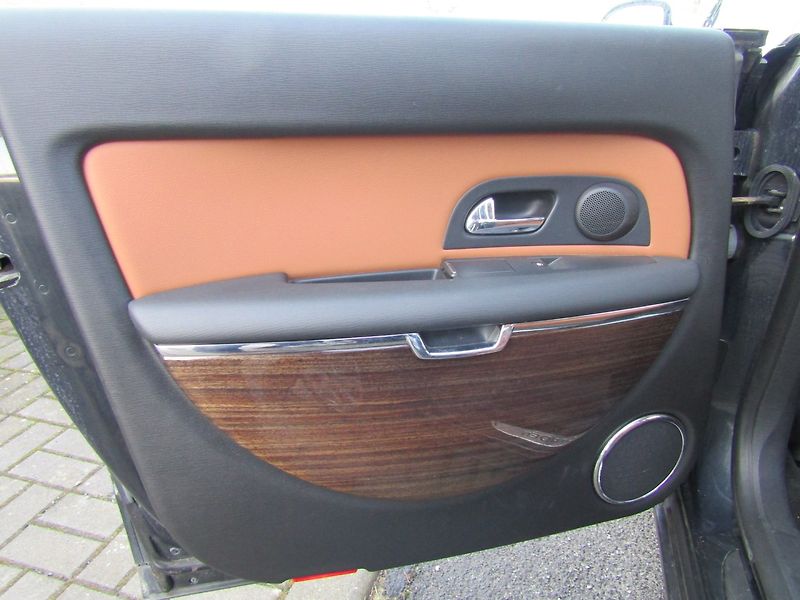 Citroën C6 (2008) 2.7 TDI AUTOMAT 1.MAJITEL - fotka 20 z 38