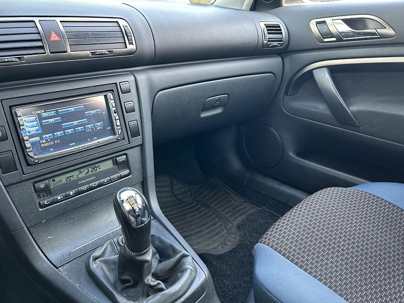 Škoda Superb (2006) 1.9 TDi 96 KW  - fotka 15 z 18