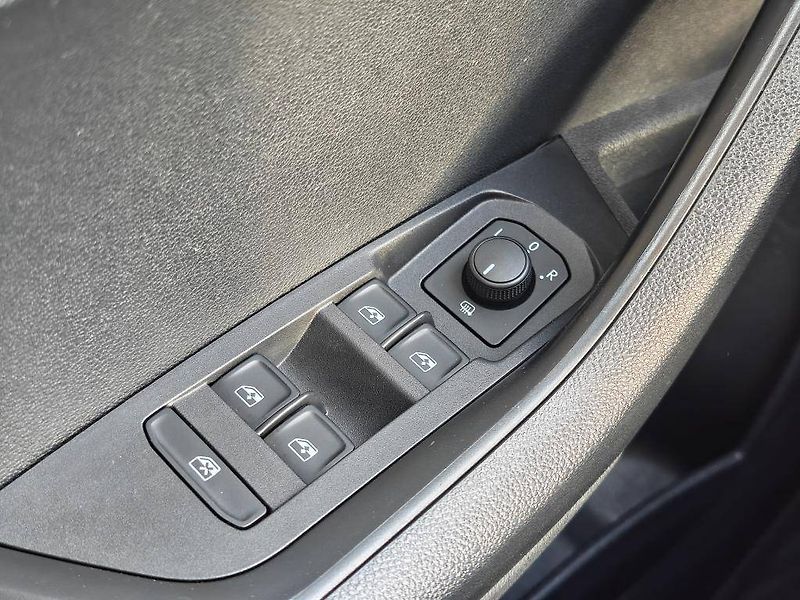 Škoda Karoq Ambition 1,5TSI - fotka 20 z 23