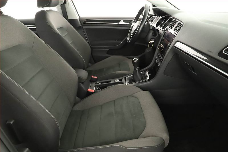 Volkswagen Golf (2019) 2.0 TDI, Serv.kniha, Tempomat - fotka 7 z 15