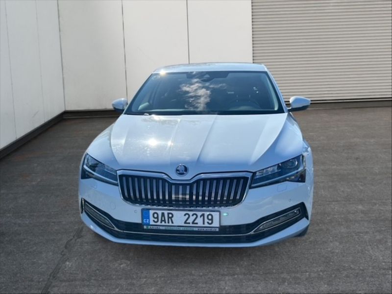 Škoda Superb 2,0 TSI 206 Style 4x4 AT - fotka 2 z 11