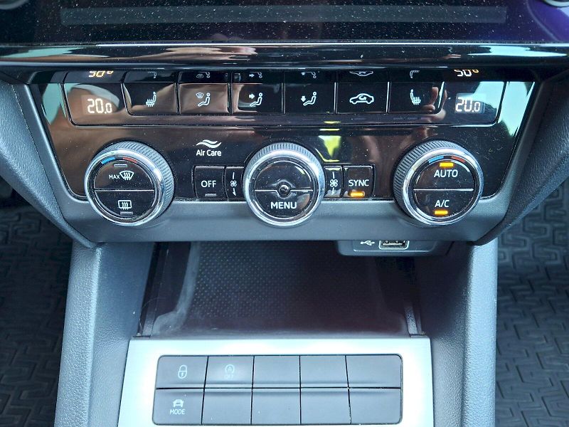 Škoda Octavia (2019) Ambition Plus Extra 1,5TSi 110 - fotka 25 z 35