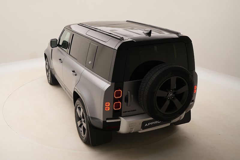 Land Rover Defender 110 D250 HSE AWD AUT CZ - fotka 17 z 51